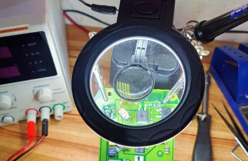 Reparo da direção elétrica em veículo importado na oficina do Engenho da Rainha